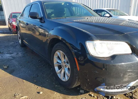 2015 Chrysler 300 Limited z USA, uszkodzony, nr VIN 2C3CCAAG9FH904184